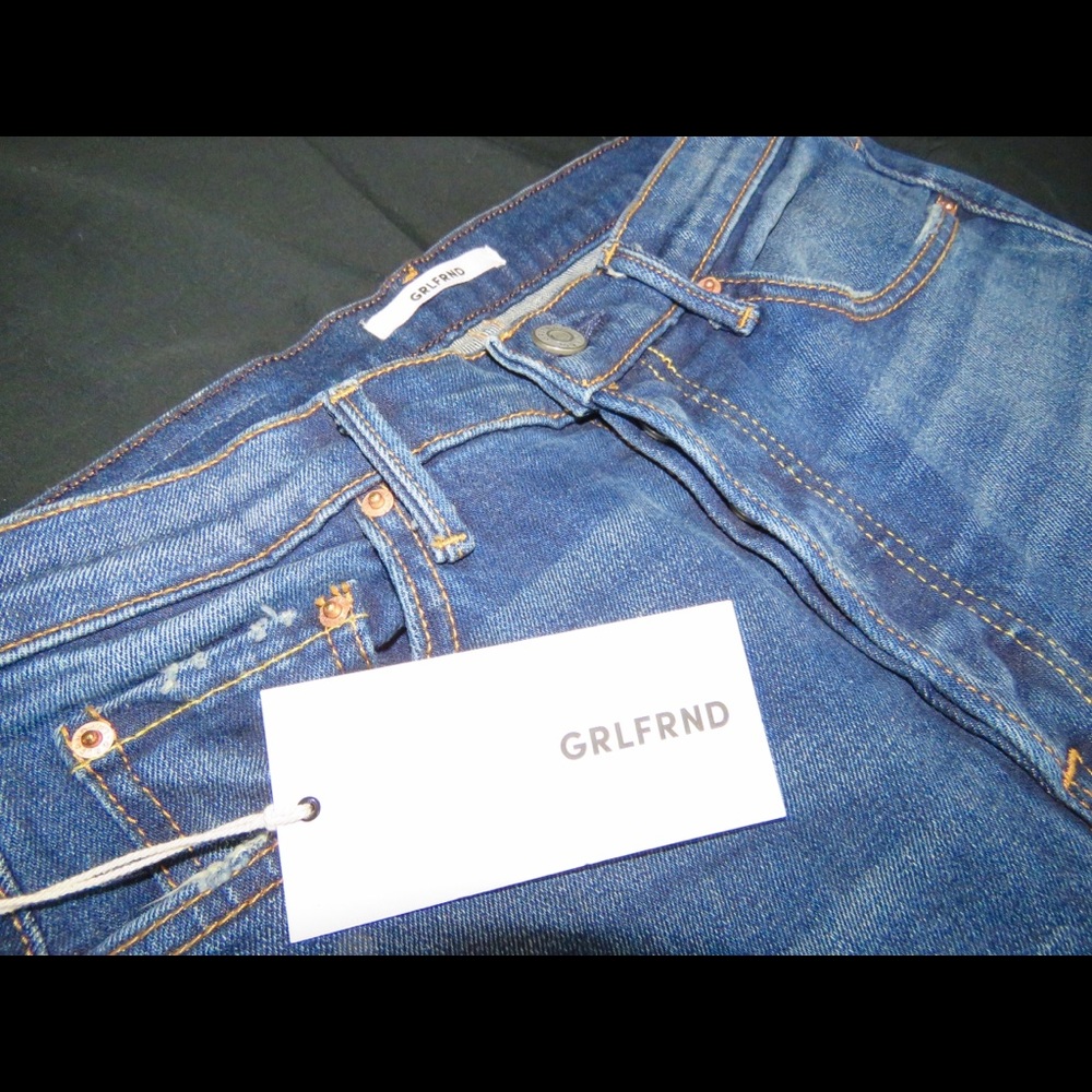 GRLFRND JEANS IN THE STYLE KAROLINA